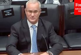 Donanma Komutanı David Fravor 2004 Tic Tac UAP gözlemi hakkında